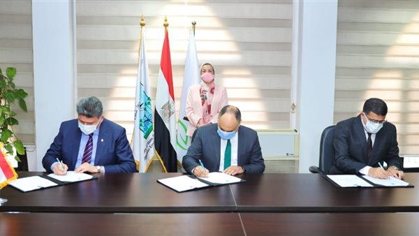 جانب من مراسم التوقيع