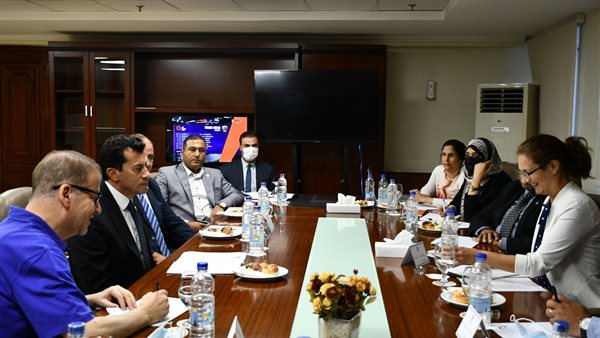 وزير الرياضة أشرف