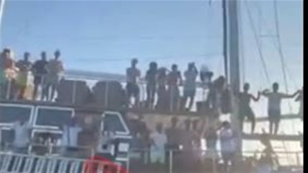 جانب من الفيديو 