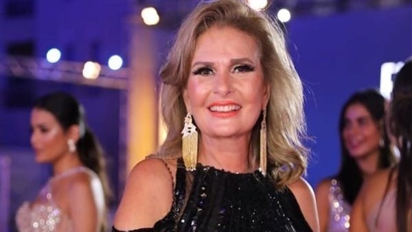 الفنانة يسرا 