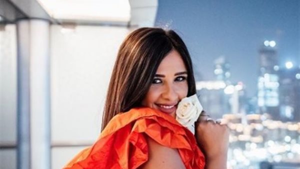 ياسمين عبد العزيز