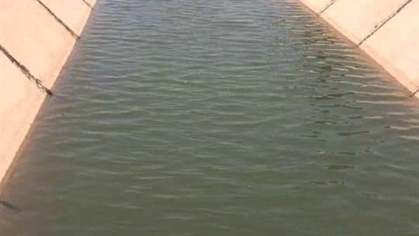 تبطين الترع 