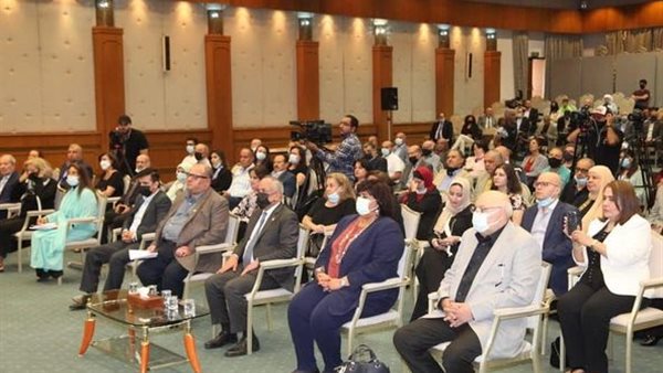 وزيرة الثقافة بالمهرجان