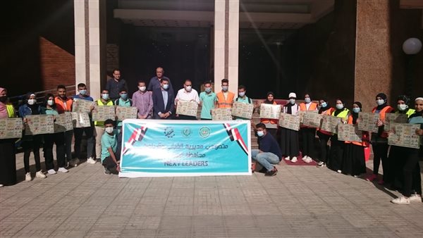 محافظ الشرقية مع