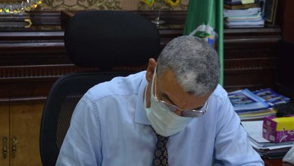 محافظ المنيا لحظة