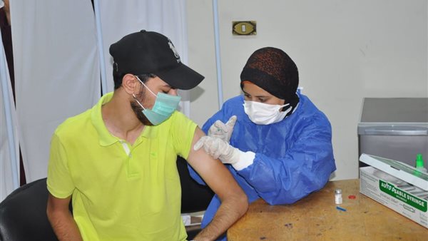 تطعيم الطلاب ضد كورونا