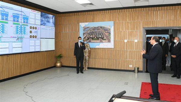 الرئيس خلال افتتاحه