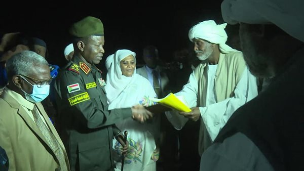 الوفد الحكومي والمحتجين