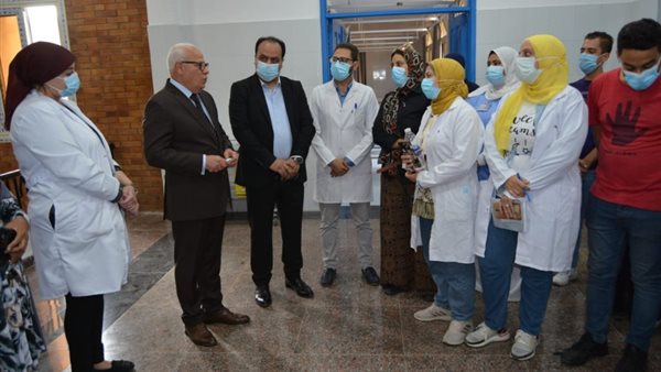 محافظ بورسعيد مع