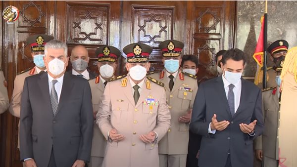 وزير الدفاع أمام