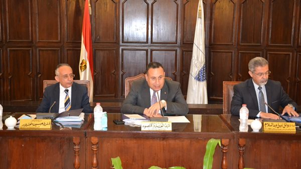 رئيس جامعة الاسكندرية