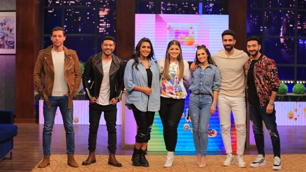 نجوم الفن ضيوفا على