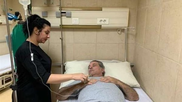 توفيق عكاشة وحياة