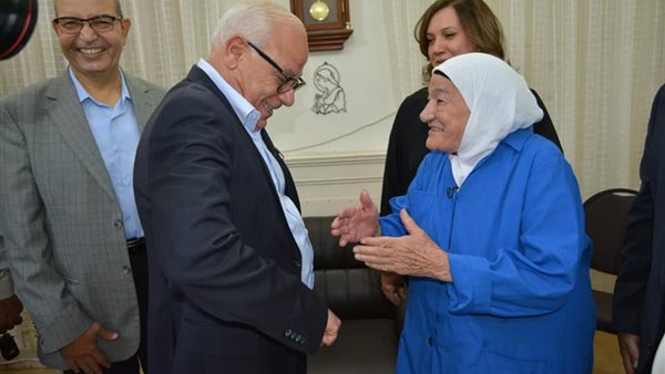 محافظ بورسعيد مع