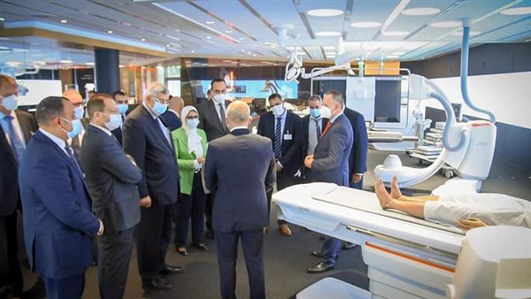 وزيرة الصحة خلال