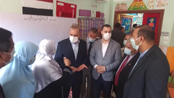 محافظ كفر الشيخ خلال