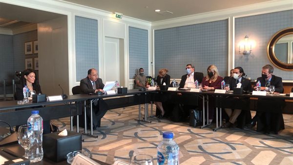 وزيرا المالية والتعاون