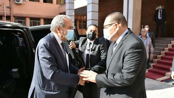 محافظ الشرقية يستقبل