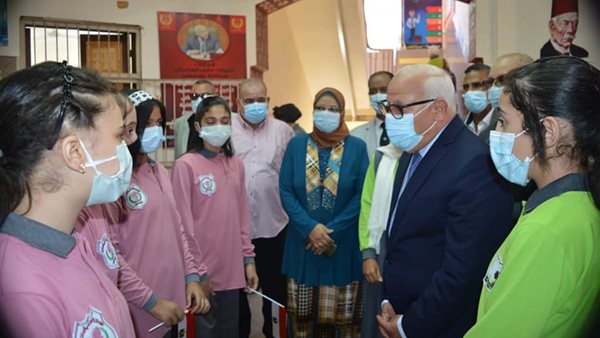 محافظ بورسعيد خلال