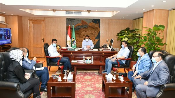 محافظ الفيوم خلال