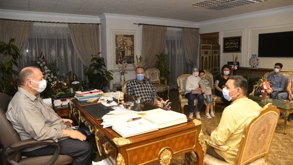 محافظ أسيوط خلال