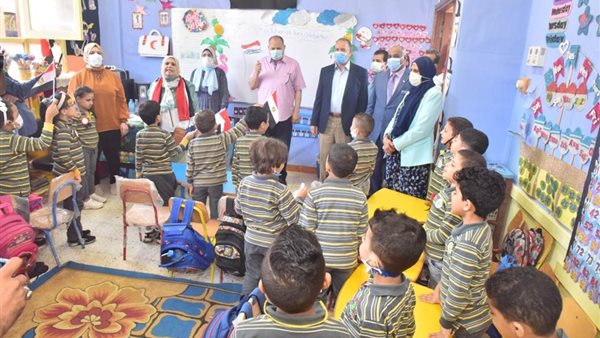 محافظ أسيوط خلال