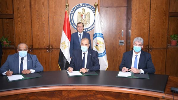 جانب من مراسم التوقيع