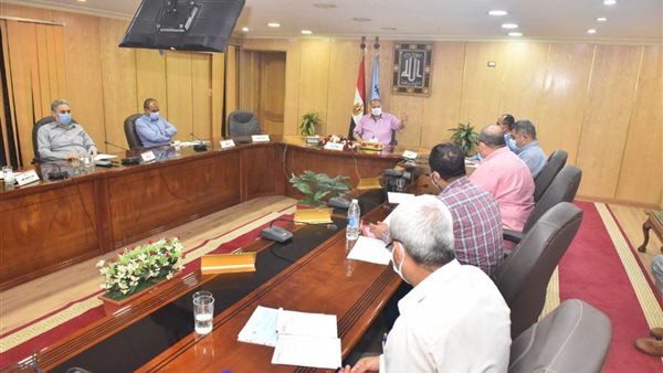 محافظ أسيوط خلال