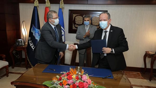 جانب من مراسم التوقيع