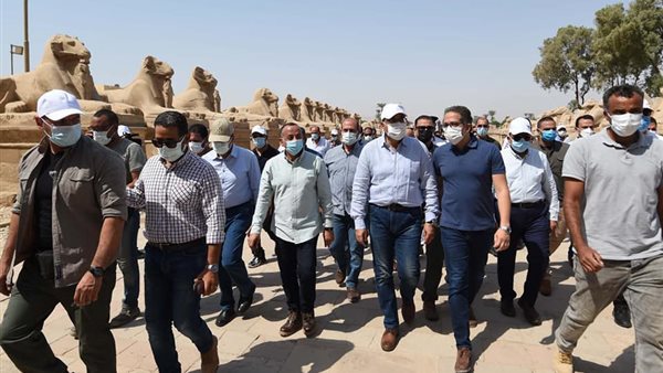 رئيس الوزراء خلال