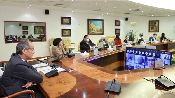 عمرو طلعت وزير الاتصالات