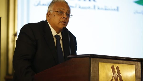  السفير الدكتور أحمد