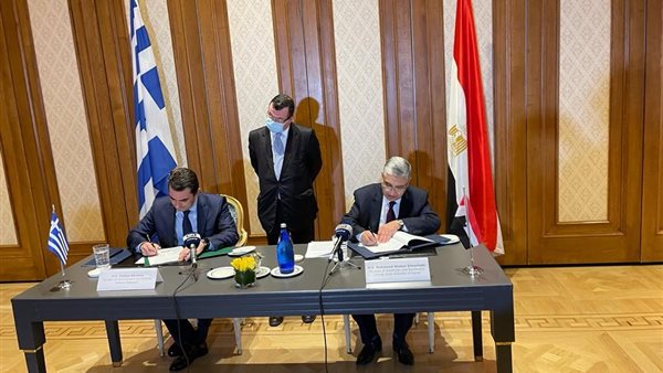 جانب من مراسم التوقيع