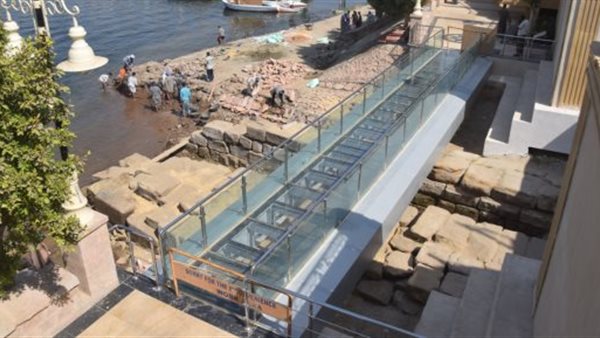 الكوبرى الزجاجى 