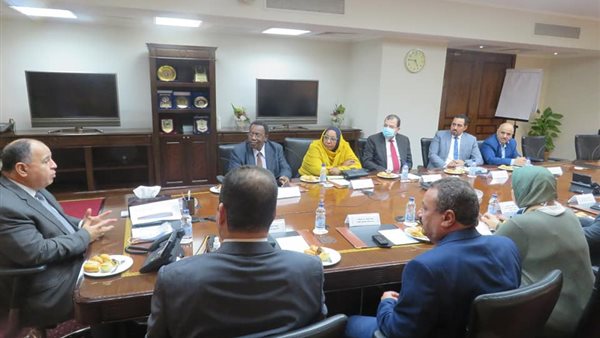 وزير المالية خلال