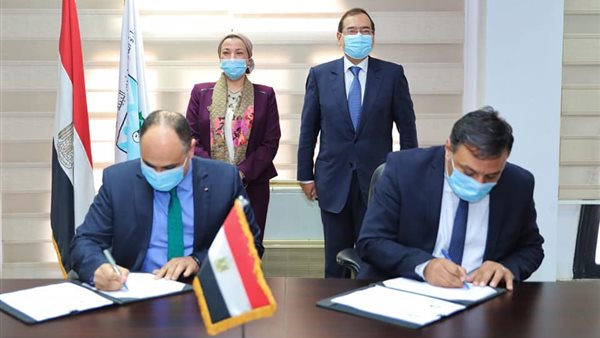 جانب من مراسم التوقيع