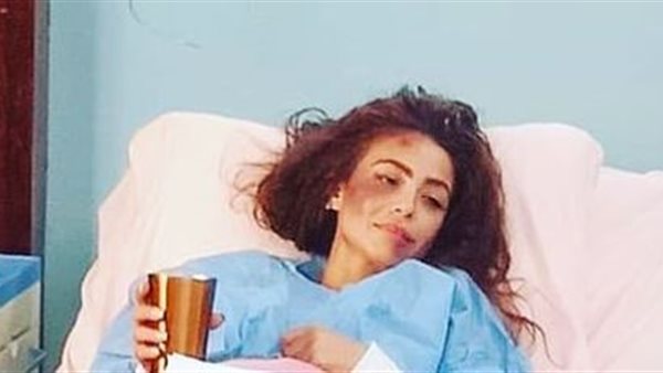 دوللى شاهين 