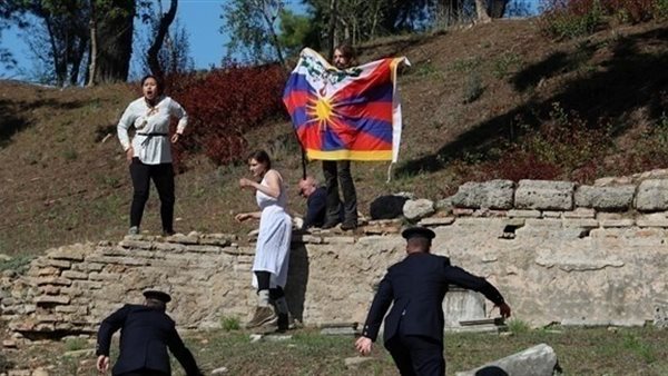 الاحتجاج داخل مهد