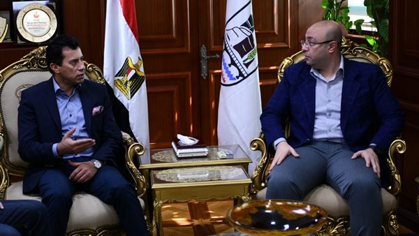 محافظ بني سويف يلتقي