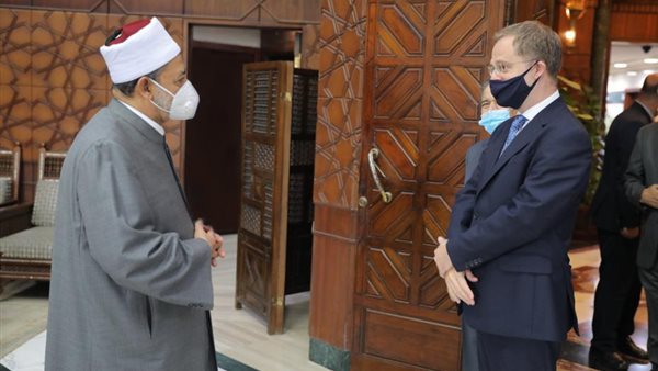 الإمام الأكبر يستقبل