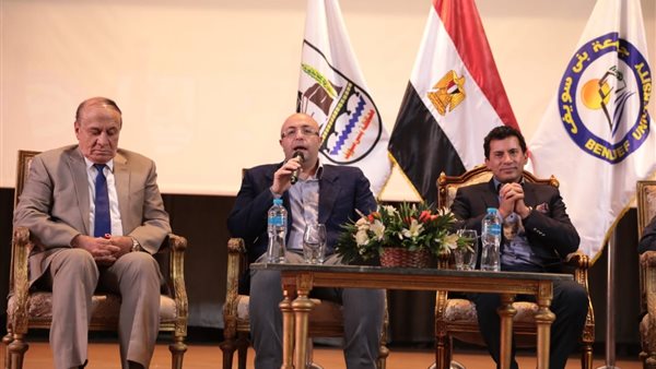 جانب من الندوة