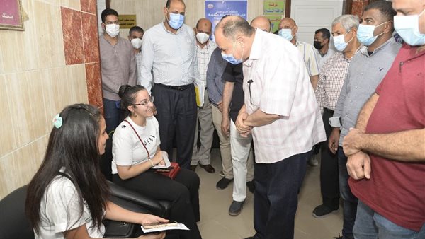 محافظ اسيوط خلال