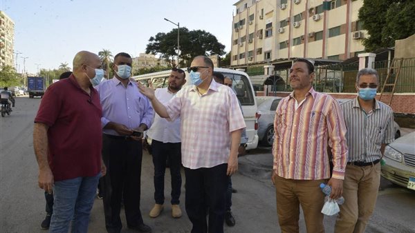 محافظ أسيوط خلال