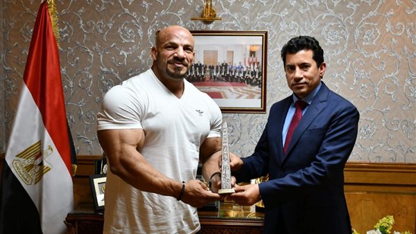 بيج رامي ووزير الشباب