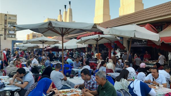 تواجد المواطنين بسوق