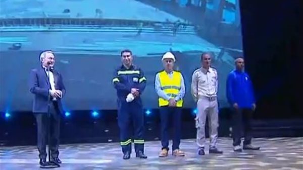 تكريم العمال بحفل