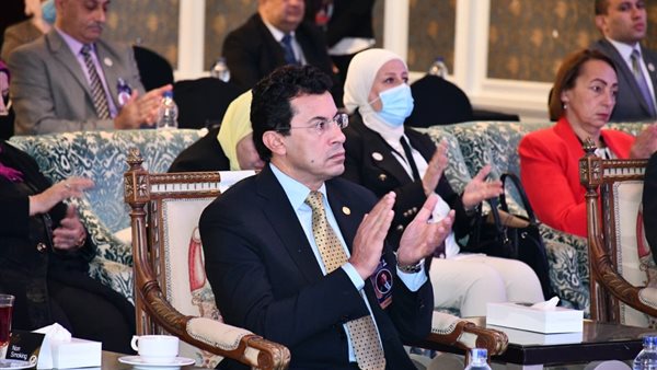 وزير الشباب والرياضة