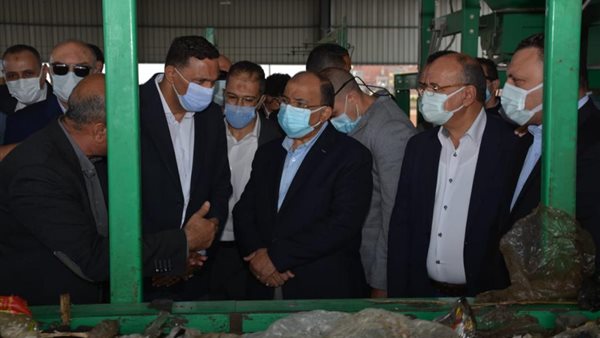 خلال افتتاح المصنع