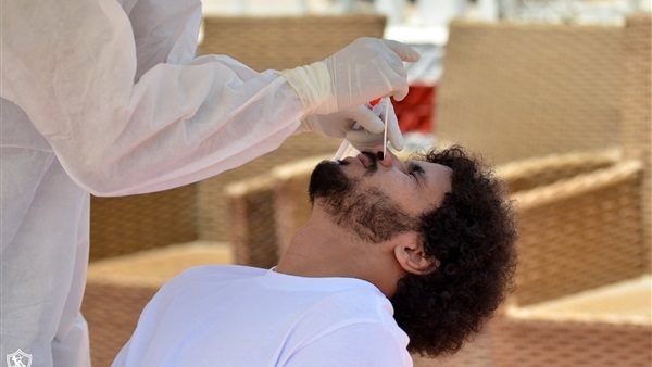 عبدالله جمعة يخضع