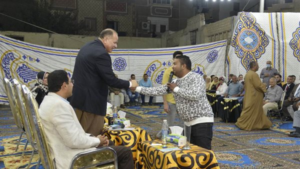 محافظ أسيوط خلال